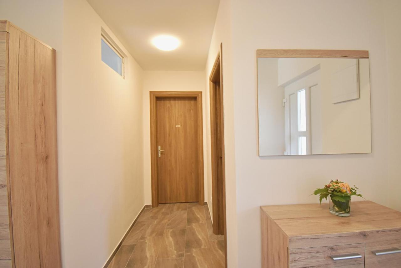Apartmani Solis Vir Exterior foto